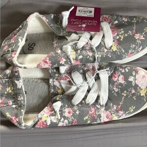 SO Women's Gray Floral Sneakers